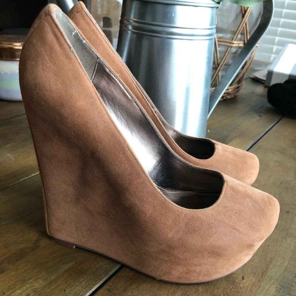 Tan cognac platform wedge suede 5.5